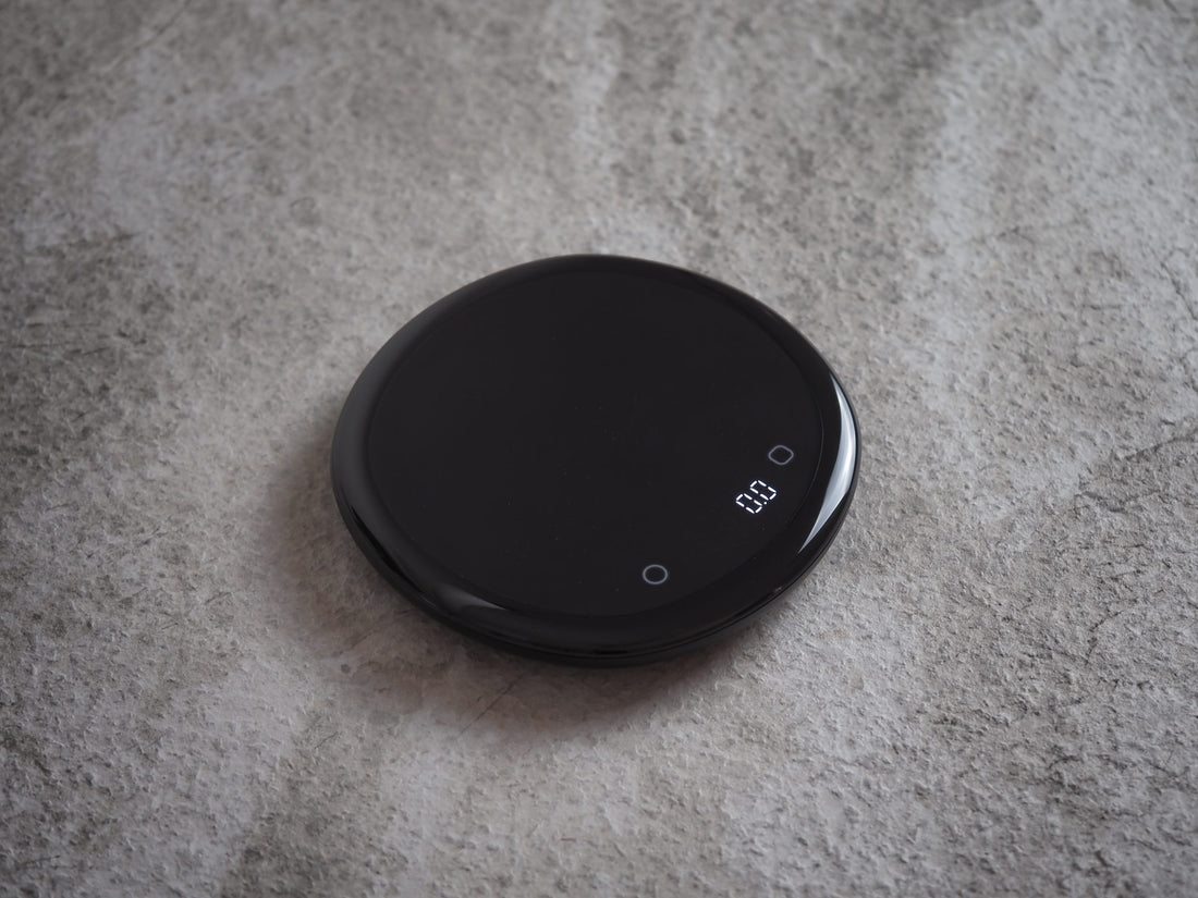 Pourx Oura: The Smart Light-Guided Coffee Scale